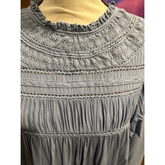 ⭐️ Women’s Grace + Karma Blue Prairie Lace Top Size Large Romantic - Picture 2 of 7